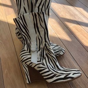 Donald J Pliner ZEBRA Boots - size 8